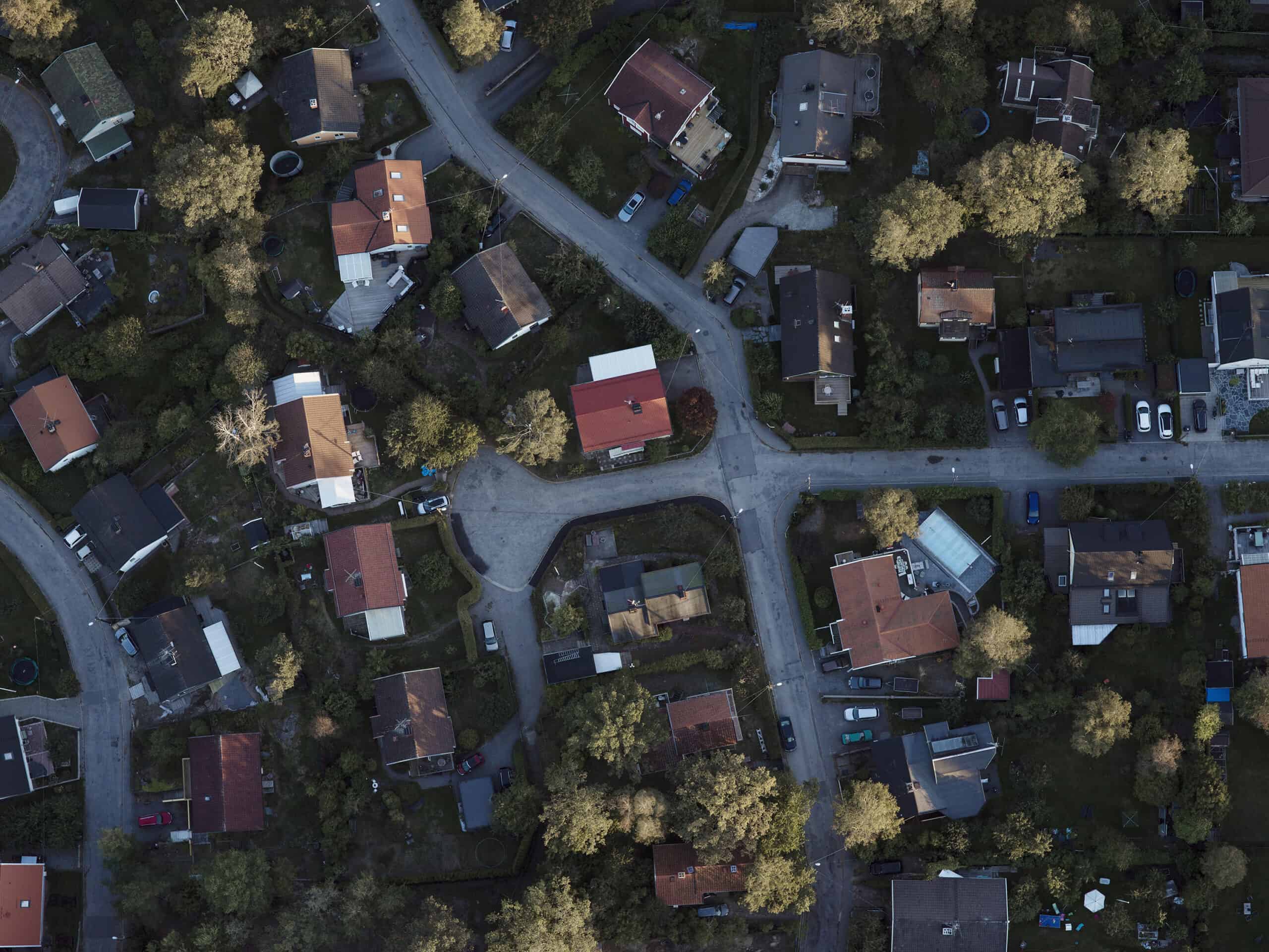 Flygbild på villakvarter.