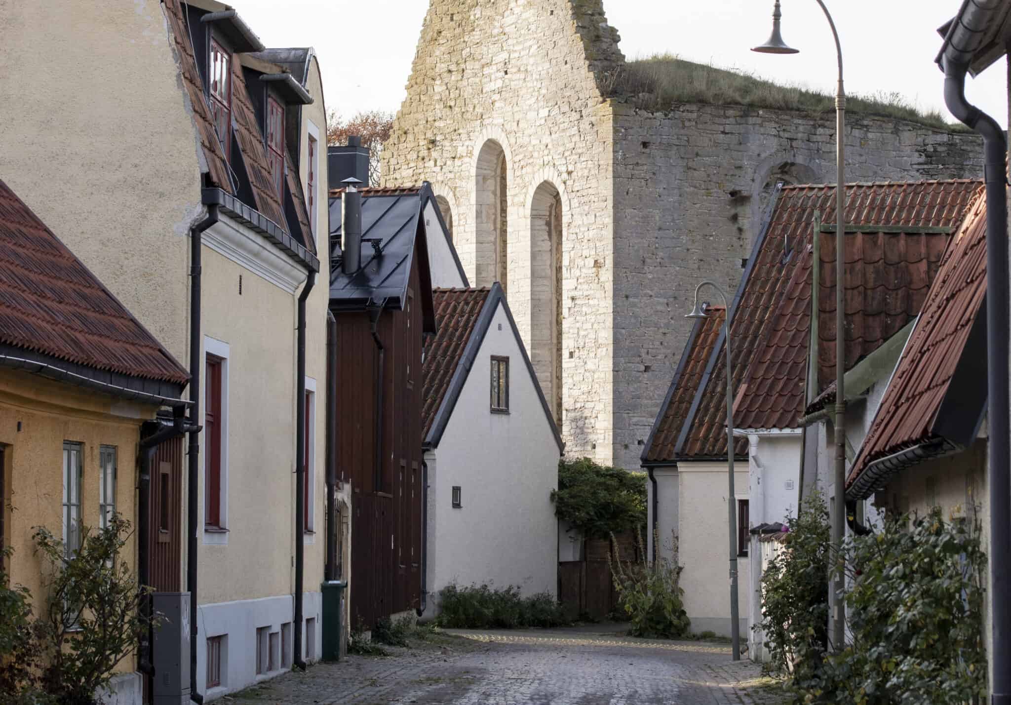 Gata med hus i Visby innerstad