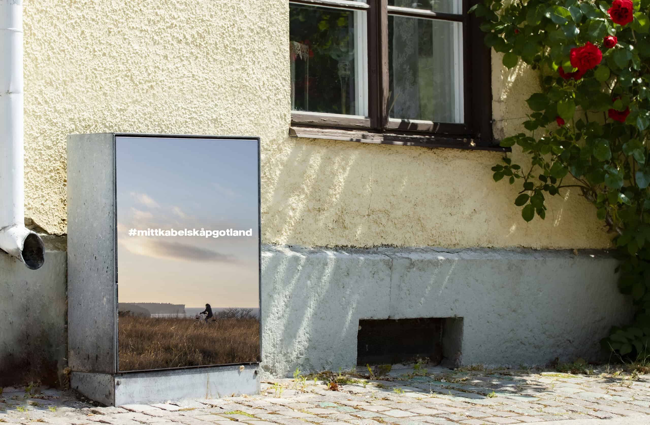 Kabelskåp vid vägg i Visby